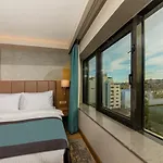 Csk The Halich Port 4*